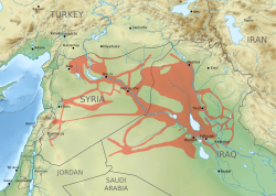 Mayıs 2015 itibarıyla IŞİD'in kontrol ettiği alanları gösteren bir Orta Doğu haritası: kuzey Suriye ve Irak'taki bazı büyük şehirler ve bunları bağlayan koridorlar.