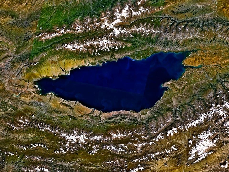 Issık Gölü