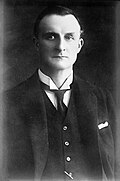 Büyük Britanya adına imzalayan İngiliz Dışişleri Bakanı Edward Grey