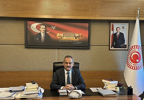 Mahmut Özer