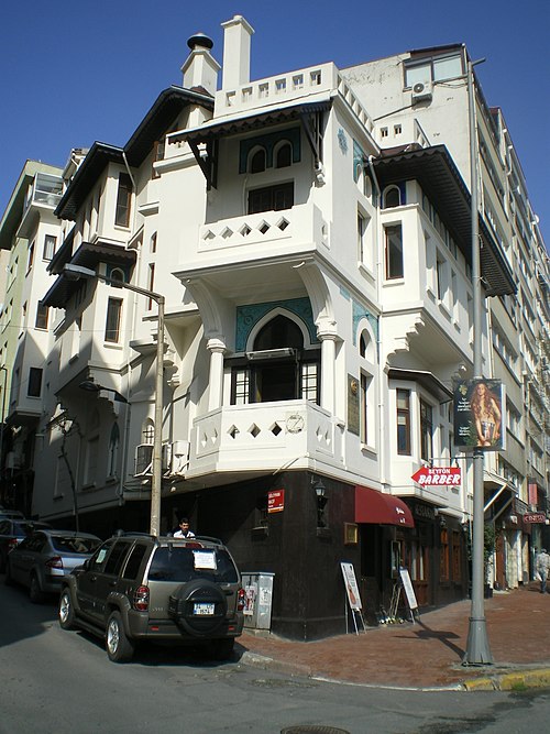 Valikonağı Caddesi