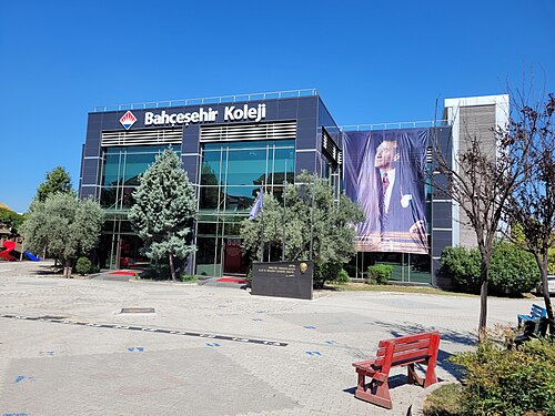 Bahçeşehir Koleji