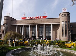 Şekip Akalın tarafından tasarlanan ve 1937'de kullanıma açılan Ankara Garı döneminin mimari arayışlarının bazılarının yansıtıldığı bir örnektir.